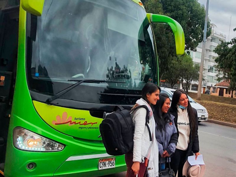 Bus Turístico Ruta del Sol Puno a Cusco (Tour con guía abordo)
